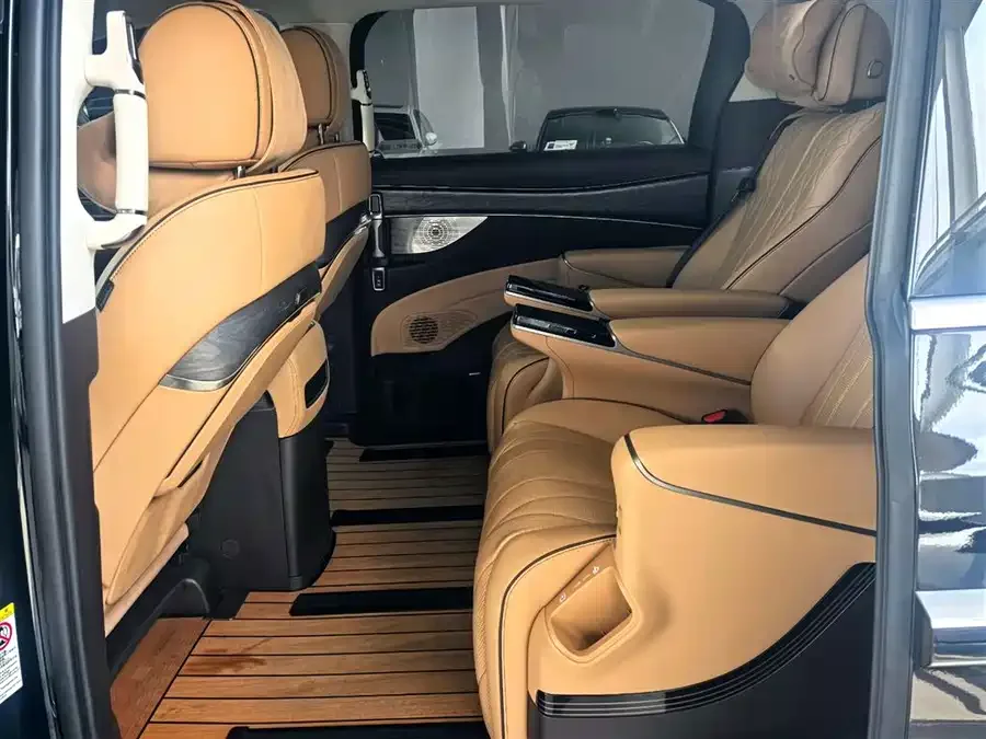 BYD D9 DENZA D9 2024 DM-i 1050 Premium Edition 2024 — миниатюра 5