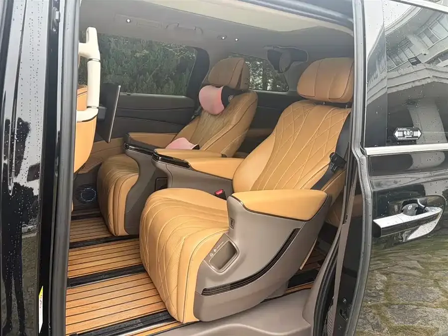 BYD D9 DENZA D9 2022 DM-i 970 4WD Premium Edition 2023 — миниатюра 5