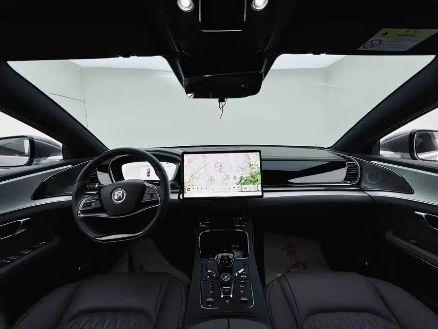 BYD Second-hand Han 2024 DM-i Honor Edition 121KM Elite 2024 — миниатюра 2