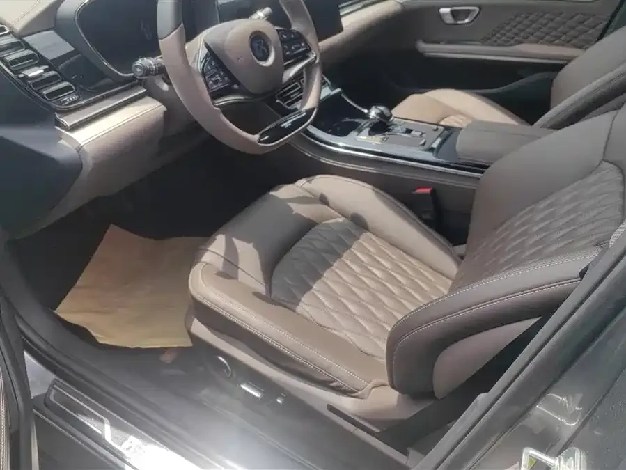BYD Second-hand Han 2023 EV Champion Edition 605KM Front-wheel Drive Premium 2023 — миниатюра 3