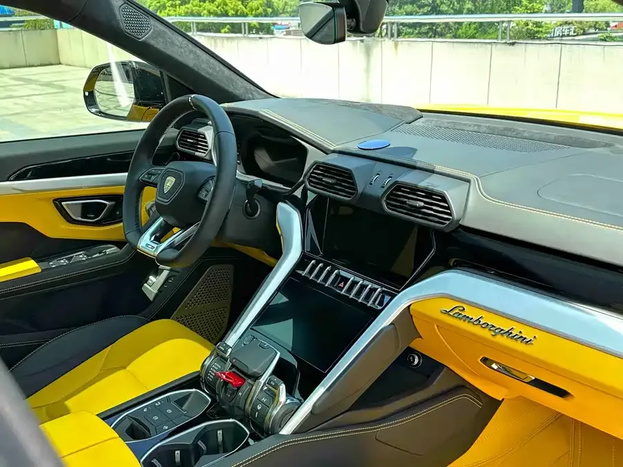 Lamborghini Urus Urus 2021 4.0T V8 2022 — миниатюра 3