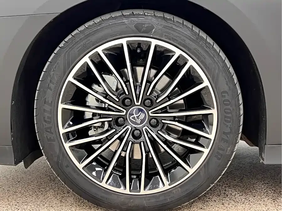 BYD Second-hand Han 2024 DM-i Honor Edition 121KM Premium Edition 2025 — миниатюра 3