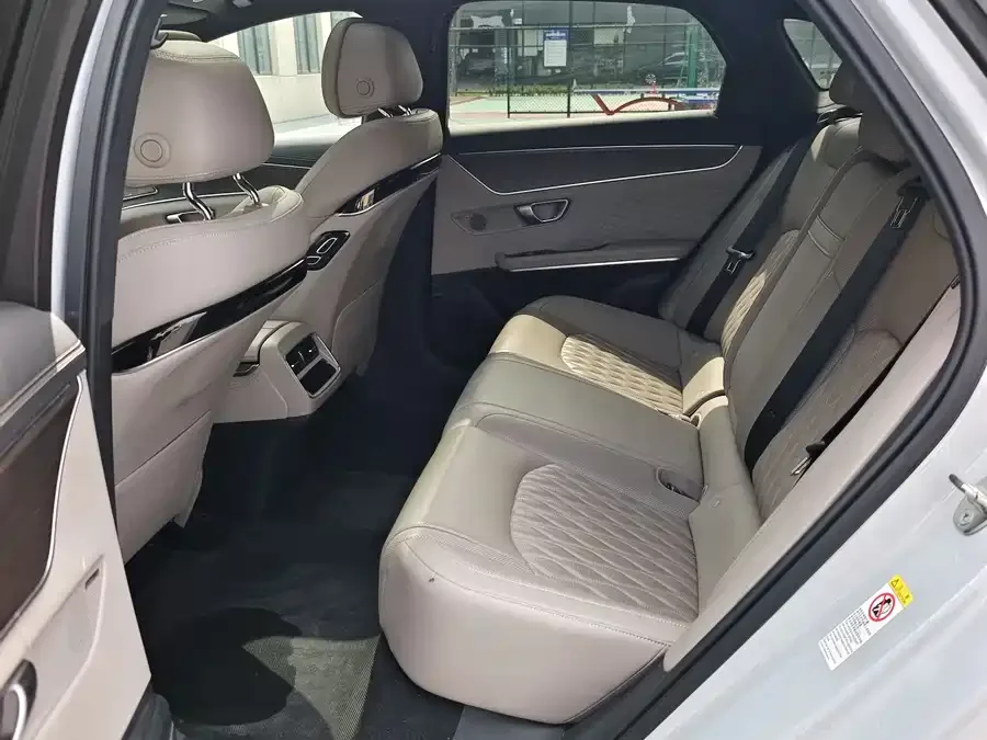 BYD Second-hand Han 2024 DM-i Honor Edition 121KM Premium Edition 2024 — миниатюра 2