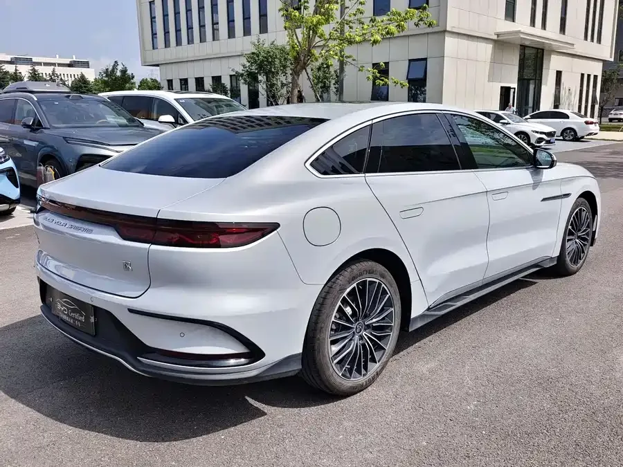 BYD Second-hand Han 2024 DM-i Honor Edition 121KM Premium Edition 2024 — миниатюра 3