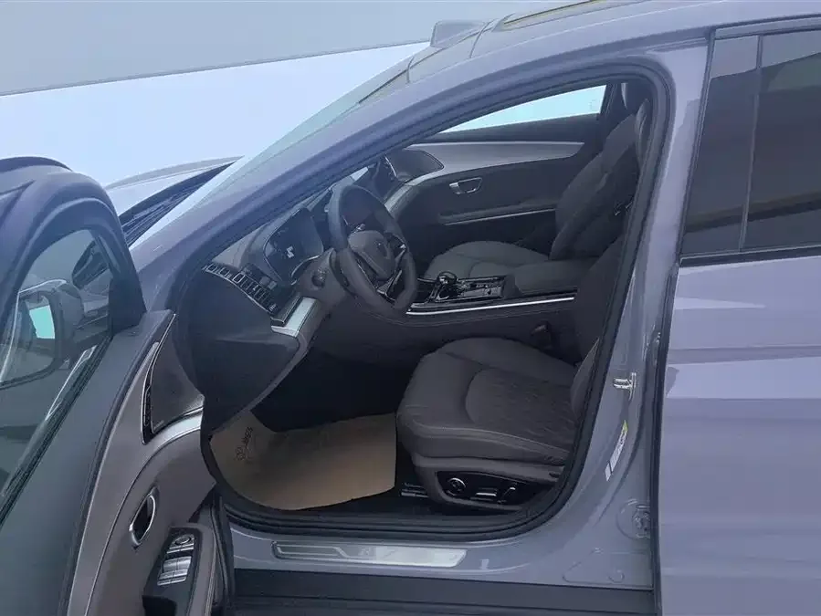 BYD Second-hand Han 2025 DM-i Intelligent Driving Edition 125KM Premium Edition 2025 — миниатюра 3