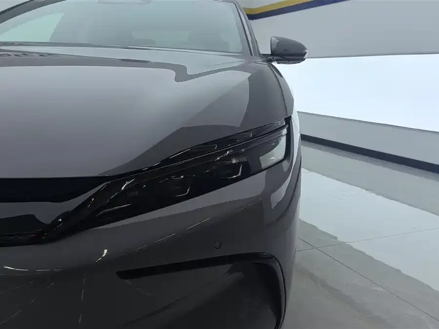 BYD Second-hand Han 2025 DM-i Intelligent Driving Edition 125KM Premium Edition 2025 — миниатюра 5