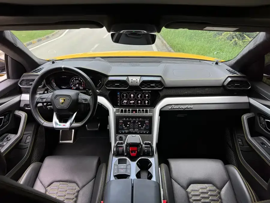 Lamborghini Urus Urus 2021 4.0T V8 2022 — миниатюра 2