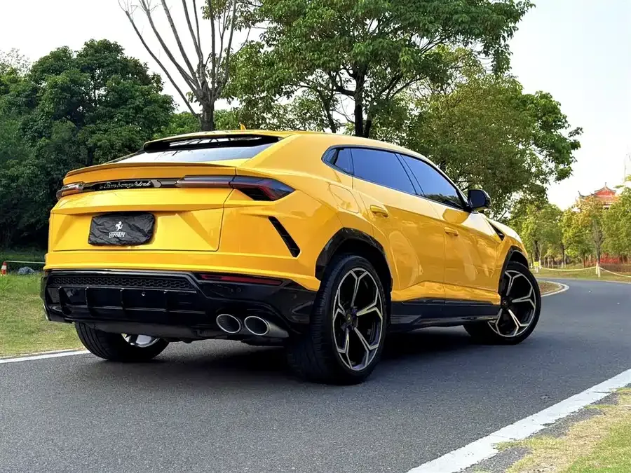 Lamborghini Urus Urus 2021 4.0T V8 2022 — миниатюра 2