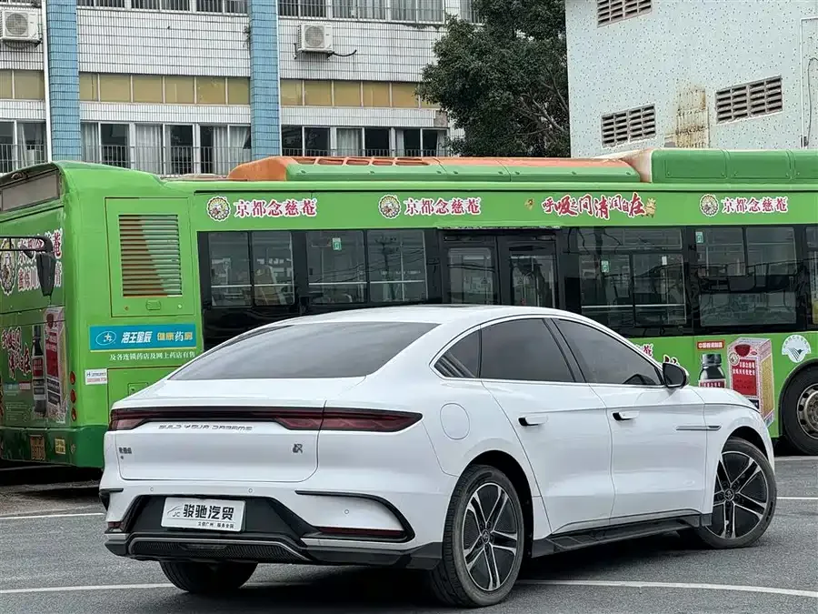 BYD Second-hand Han 2023 EV Champion Edition 605KM Front-wheel Drive Premium 2023 — миниатюра 3