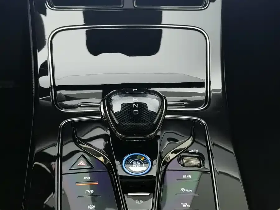 BYD Second-hand Han 2025 DM-i Intelligent Driving Edition 125KM Elite Edition 2025 — миниатюра 4