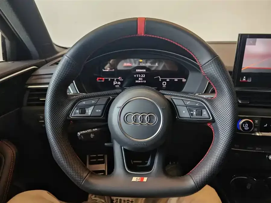 Audi a4 l 2025 2 million units Enjoyable Edition 40 TFSI Luxury Dynamic Edition B&O Starry Night Edition 2025 — миниатюра 3