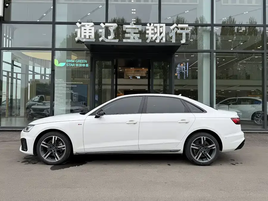 Audi a4 l 2022 40 TFSI luxury and dynamic model 2022 — миниатюра 4
