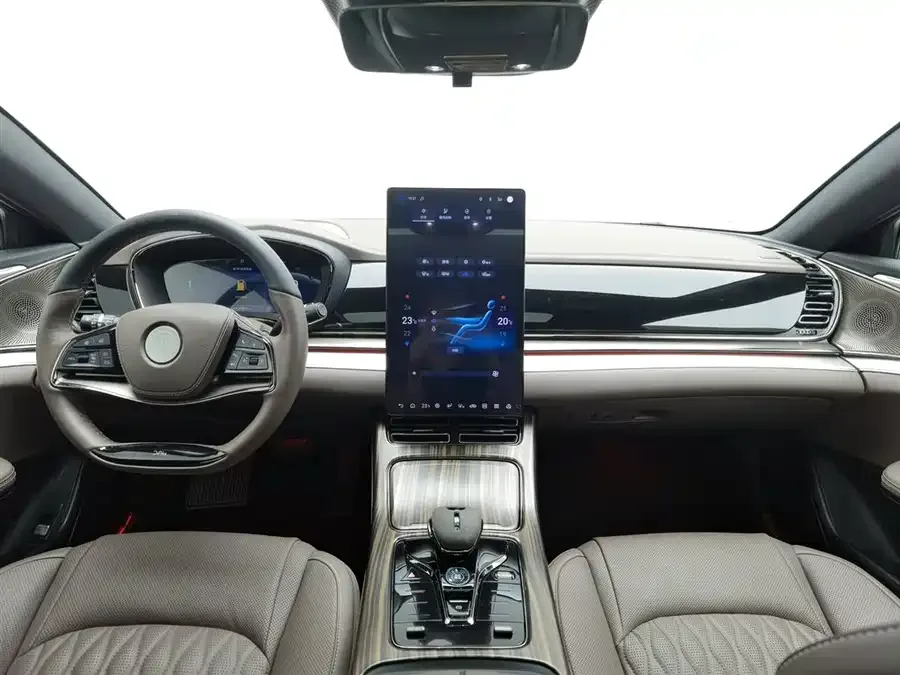 BYD Second-hand Han 2024 DM-i Honor Edition 121KM Premium Edition 2024 — миниатюра 2