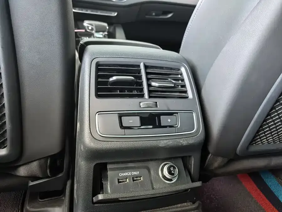 Audi a4 l 2025 2 million units Enjoyable Edition 40 TFSI Luxury Dynamic Edition 2025 — миниатюра 4