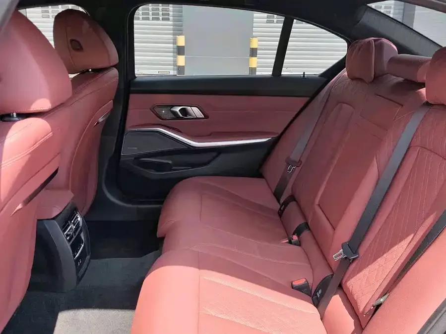 BMW 3 Series BMW 3 Series 2025 330Li Exclusive M Sport Night Edition 2025 — миниатюра 4
