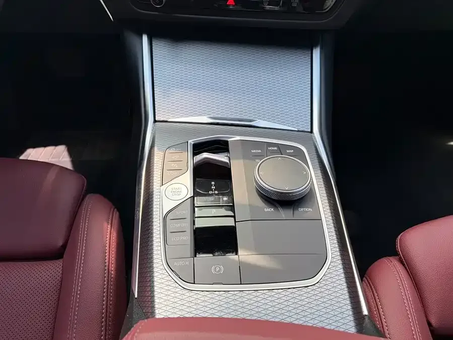 BMW 3 Series BMW 3 Series 2025 330i M Sport Night Edition 2025 — миниатюра 4
