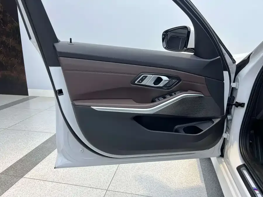 BMW 3 Series BMW 3 Series 2023 320Li M Sport Package 2024 — миниатюра 4