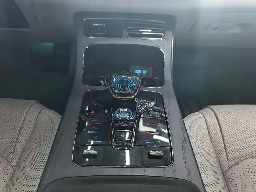 BYD Second-hand Han 2025 EV Smart Driving Edition 701KM LiDAR Flagship Model 2025 — миниатюра 3