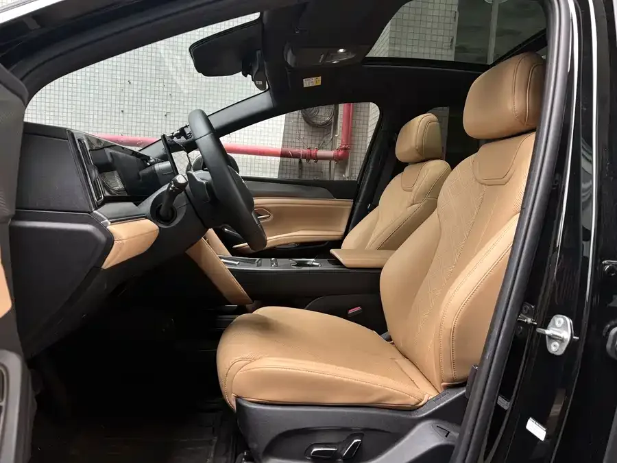 BYD Song L DM-i Song L DM-i 2026 200KM Super Edition 2026 — миниатюра 3