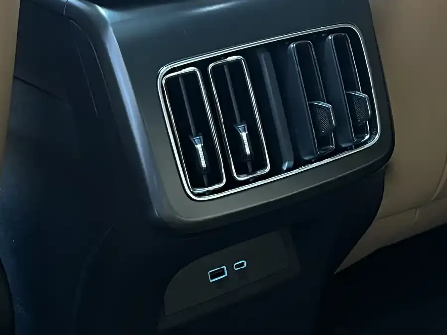 BYD Song L DM-i Song L DM-i 2026 200KM Super Edition 2026 — миниатюра 4