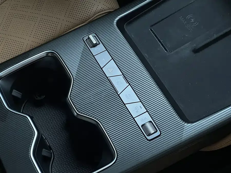 BYD Song L DM-i Song L DM-i 2026 200KM Super Edition 2026 — миниатюра 5