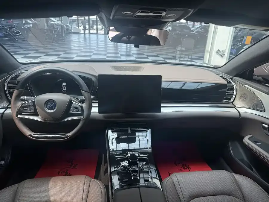 BYD Second-hand Han 2025 DM-i 125KM Premium Edition 2024 — миниатюра 5