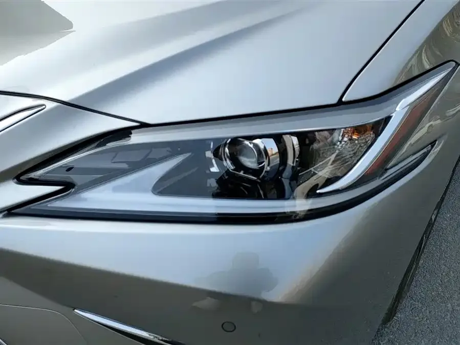 Lexus ES 2024 200 Premium Edition 2024 — миниатюра 2