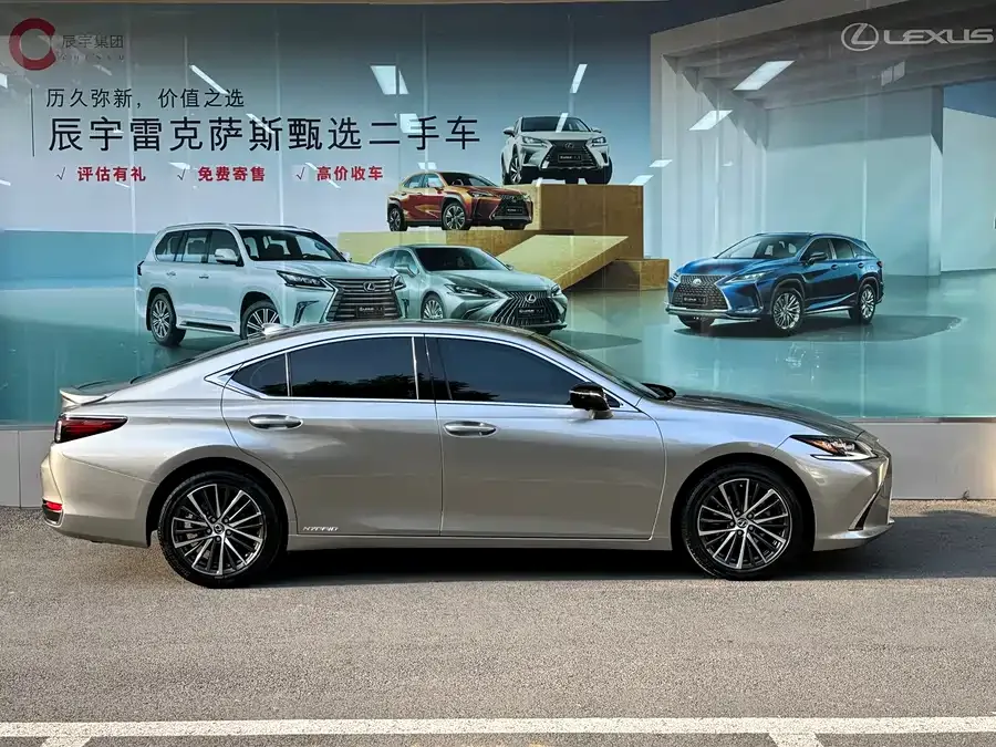 Lexus ES 2021 300h Premium Edition 2022 — миниатюра 2