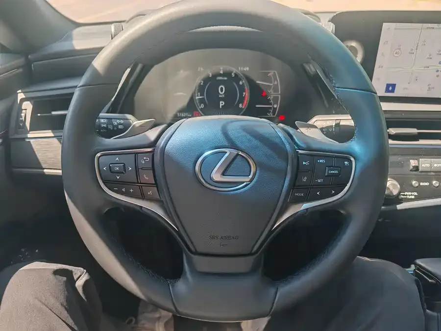 Lexus ES 2024 200 Premium Edition 2024 — миниатюра 4