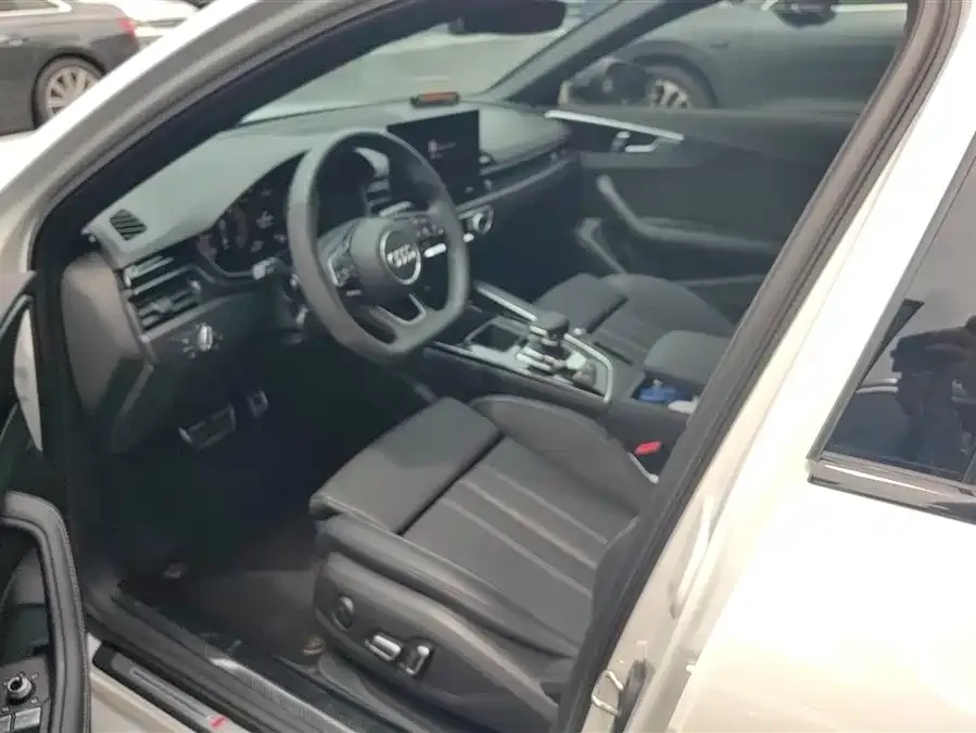 Audi a4 l 2025 2 million units Enjoyable Edition 40 TFSI Luxury Dynamic Edition 2025 — миниатюра 3