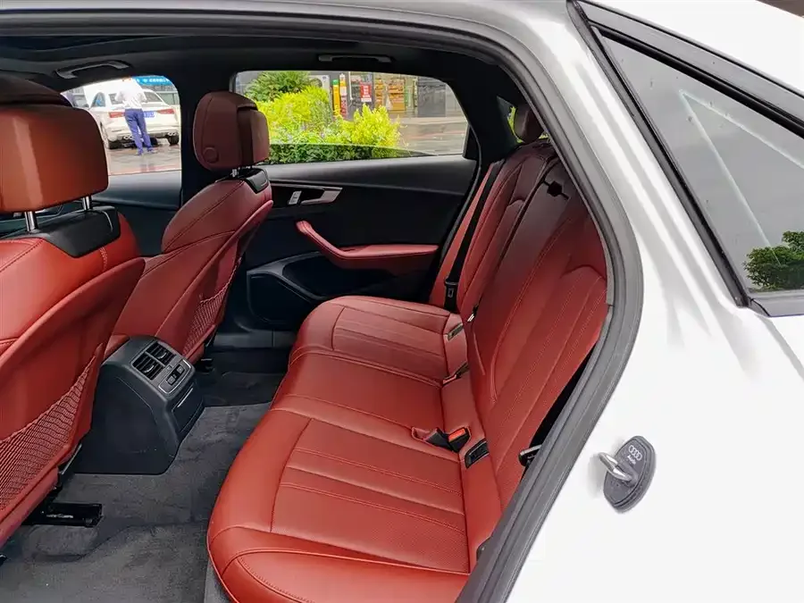 Audi a4 l 2024 40 TFSI luxury and dynamic model 2025 — миниатюра 5