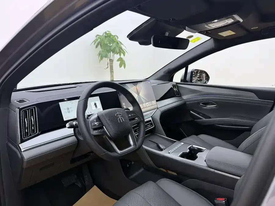 BYD Song L DM-i Song L DM-i 2026 200KM Super Edition 2026 — миниатюра 2