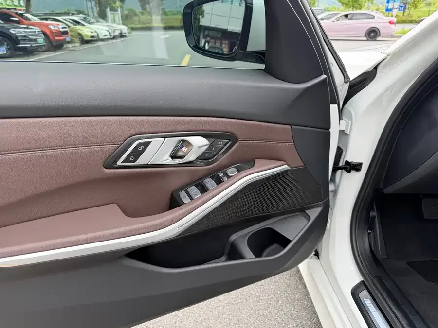 BMW 3 Series BMW 3 Series 2025 325i M Sport Package 2025 — миниатюра 3