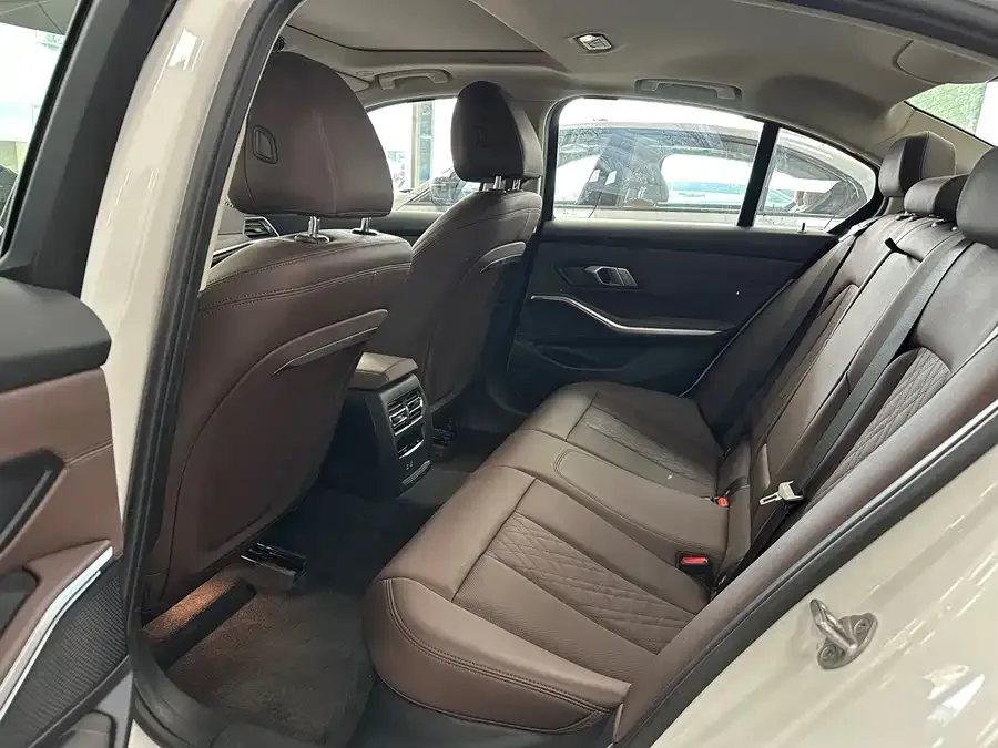 BMW 3 Series BMW 3 Series 2024 325i M Sport Package 2025 — миниатюра 5