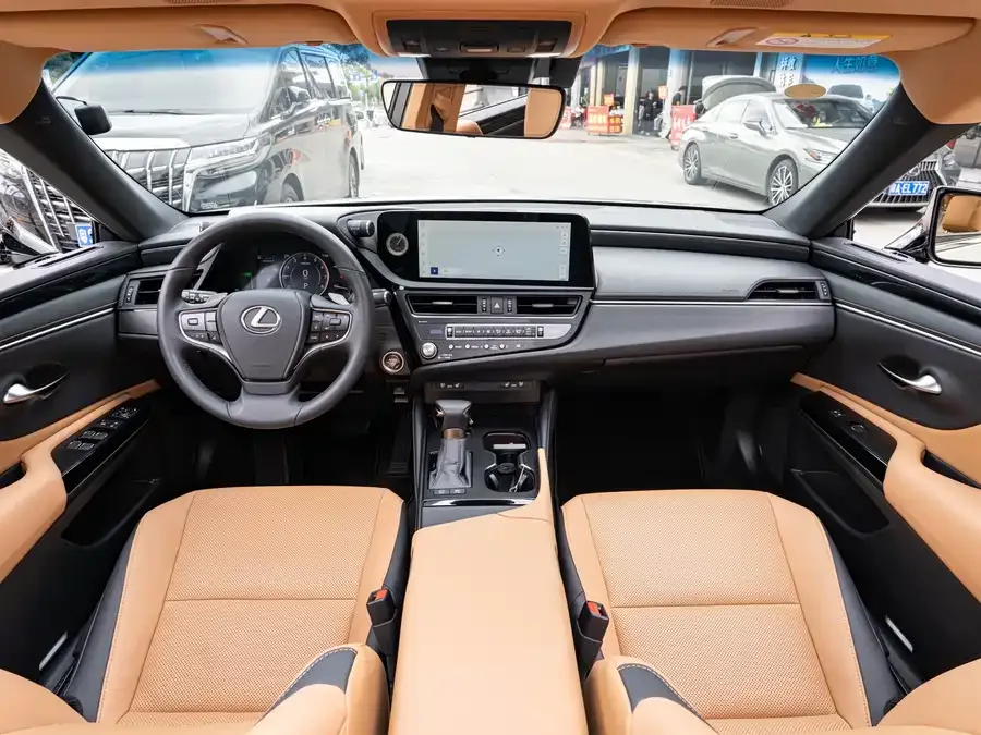 Lexus ES 2022 300h Premium Edition 2023 — миниатюра 4