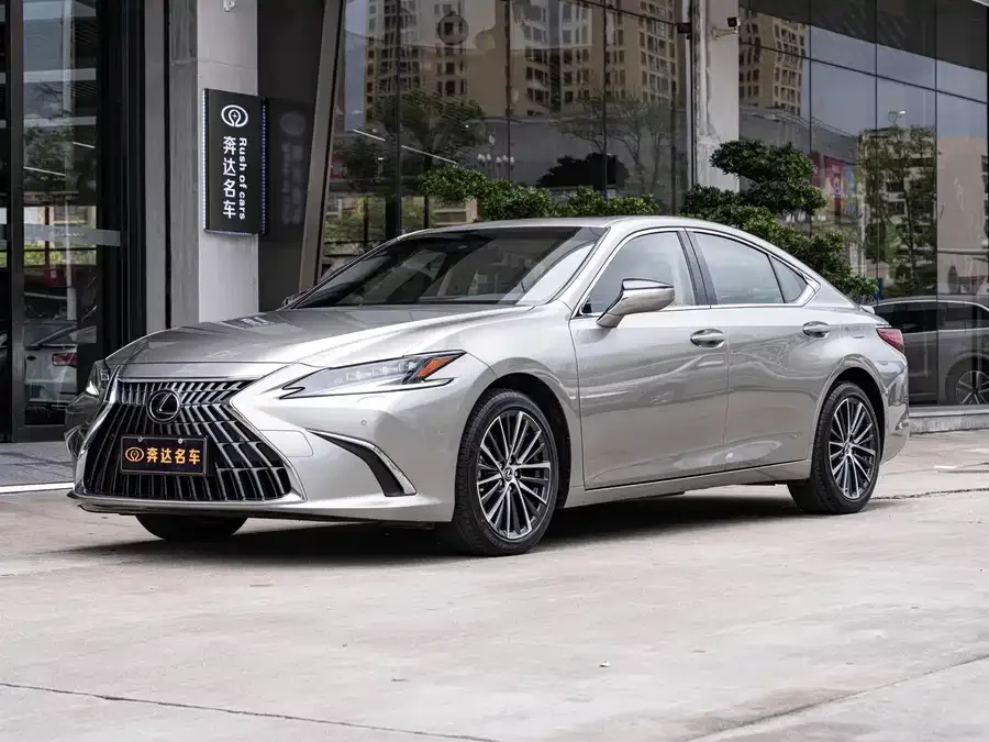 Lexus ES 2023