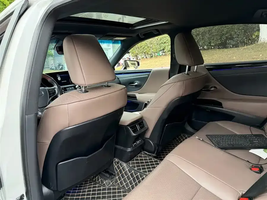 Lexus ES 2021 200 Luxury Edition 2022 — миниатюра 3