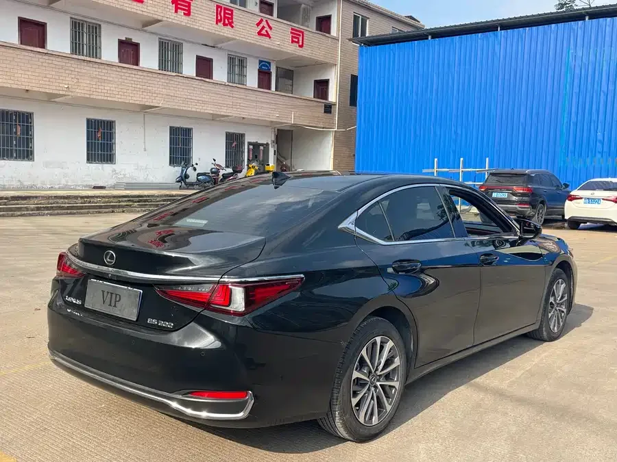 Lexus ES 2022 200 Luxury Edition 2023 — миниатюра 2