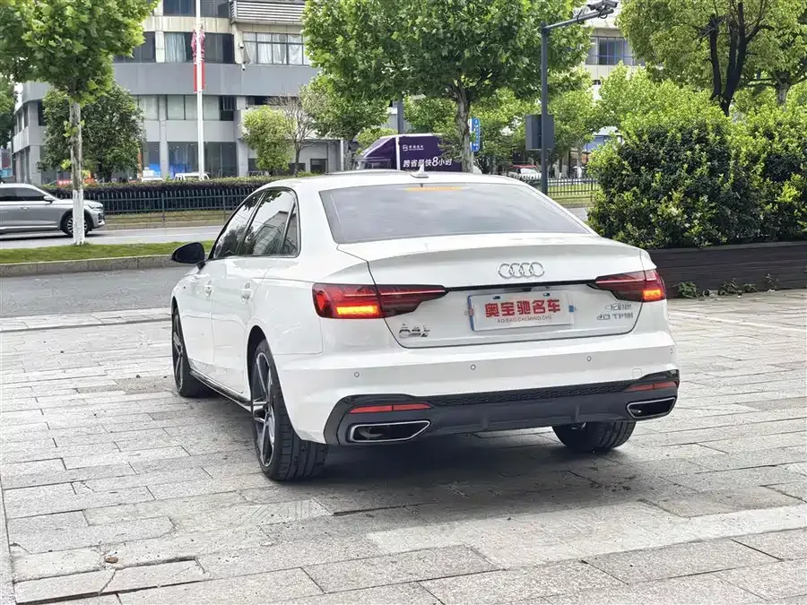 Audi a4 l 2024 40 TFSI luxury and dynamic model 2025 — миниатюра 3