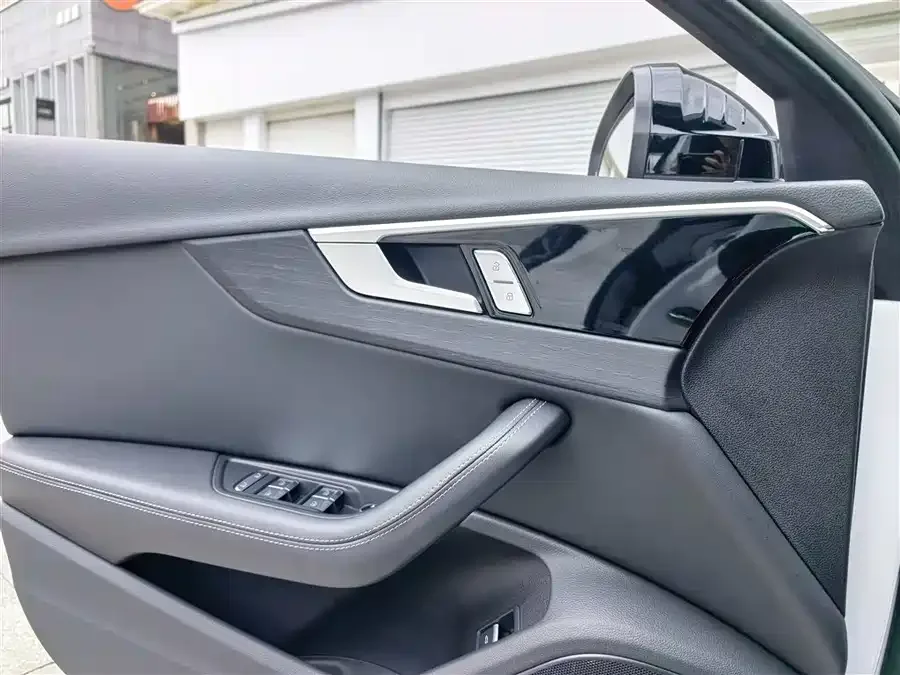 Audi a4 l 2024 40 TFSI luxury and dynamic model 2025 — миниатюра 4