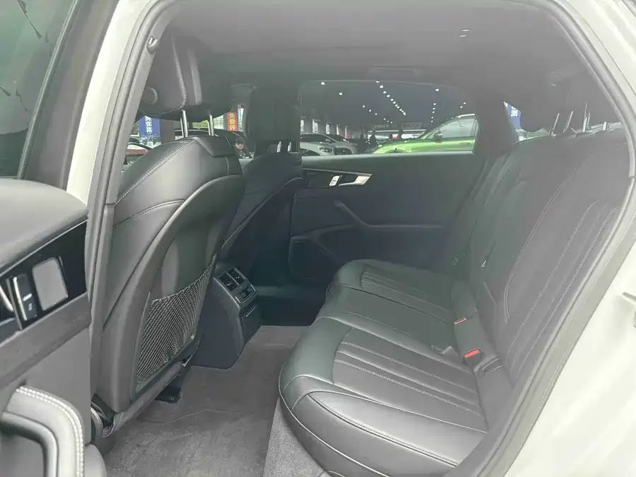 Audi a4 l 2024 40 TFSI luxury and dynamic model 2025 — миниатюра 4