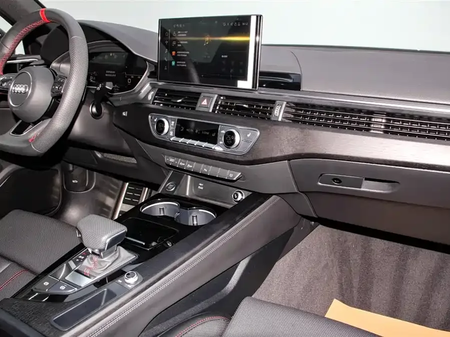 Audi a4 l 2025 2 million units Enjoyable Edition 40 TFSI Luxury Dynamic Edition 2025 — миниатюра 3