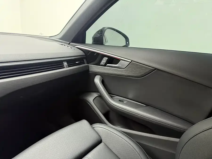 Audi a4 l 2024 40 TFSI luxury and dynamic model 2024 — миниатюра 4