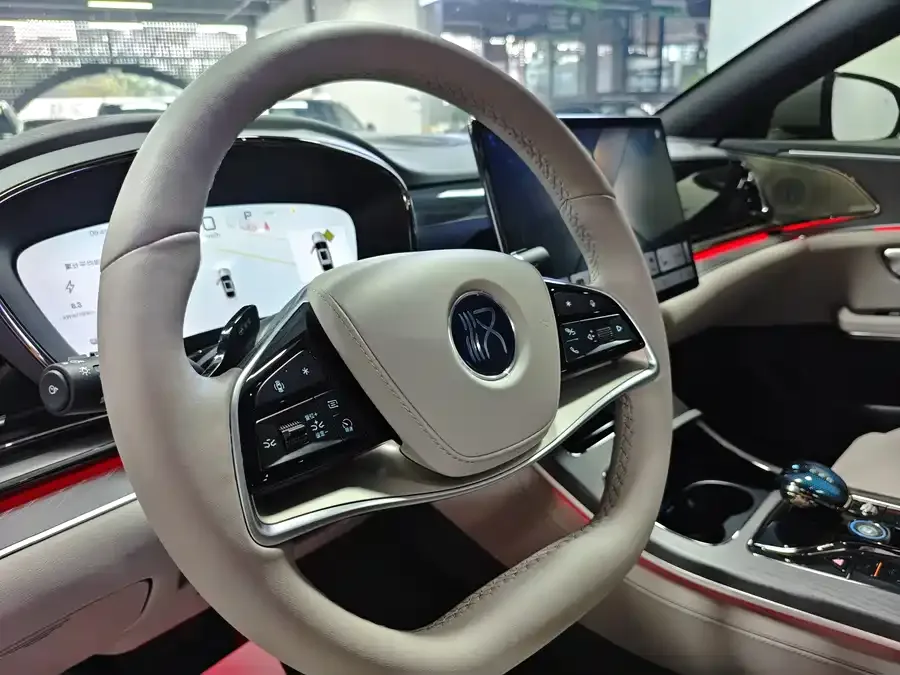 BYD Second-hand Han 2025 DM-i Intelligent Driving Edition 125KM LiDAR Flagship Model 2025 — миниатюра 5