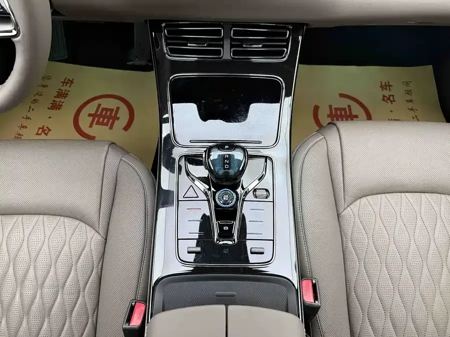 BYD Second-hand Han 2025 DM-i Intelligent Driving Edition 125KM Premium Edition 2025 — миниатюра 5