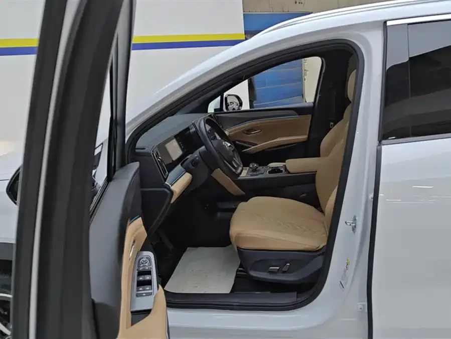 BYD Song L DM-i Song L DM-i 2024 112km Surpassing Edition 2025 — миниатюра 3