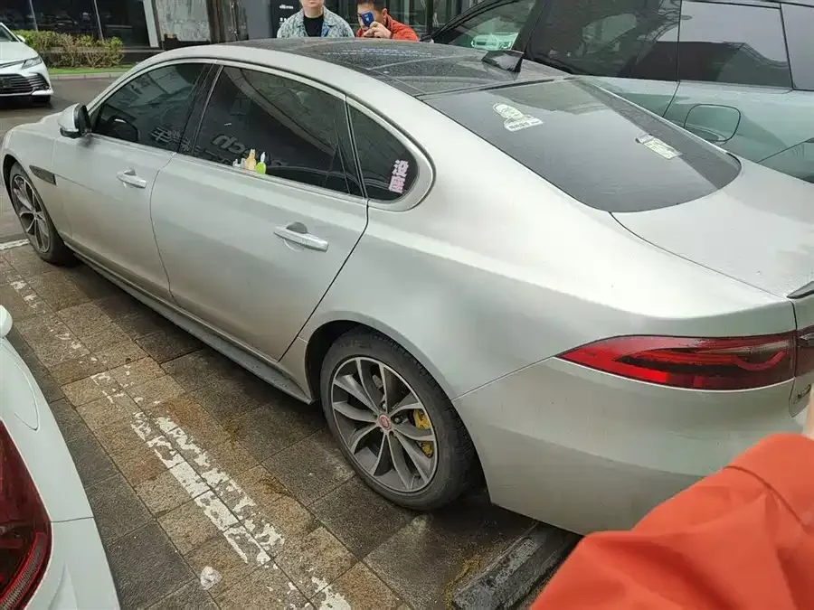 Jaguar XFL 2023 XFL 2.0T P200 2WD Elite Luxury Edition 2023 — миниатюра 4