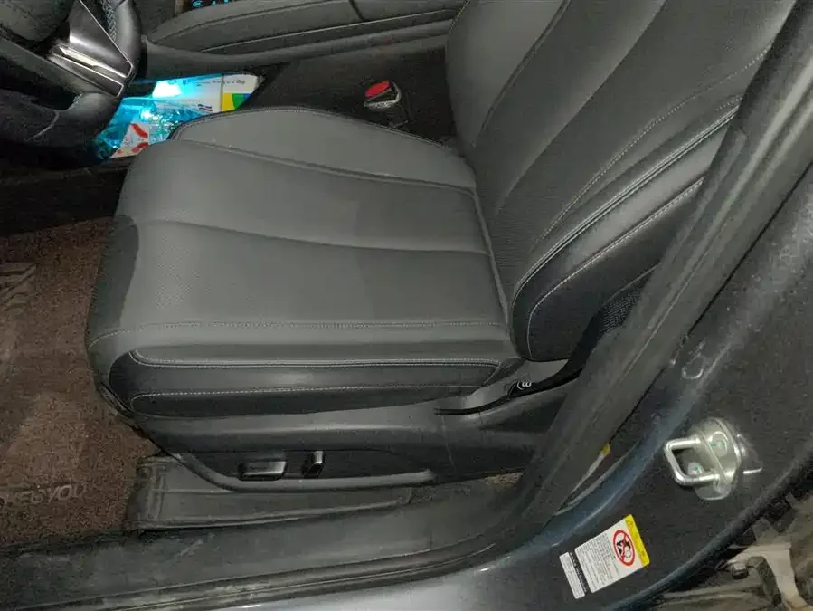 BYD Qin L Qin L 2024 DM-i 120KM Leading Edition 2024 — миниатюра 3