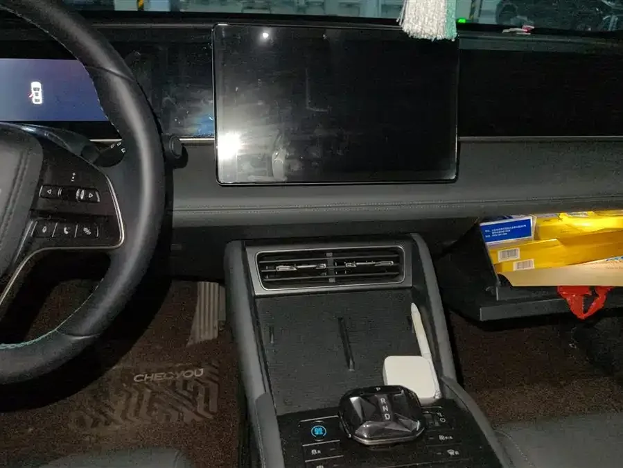 BYD Qin L Qin L 2024 DM-i 120KM Leading Edition 2024 — миниатюра 4