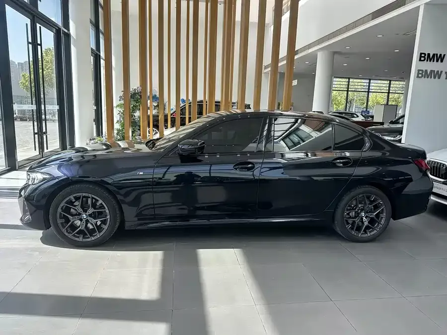 BMW 3 Series BMW 3 Series 2025 330Li M Sport Night Edition 2025 — миниатюра 4